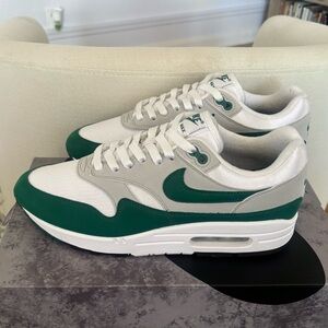 Nike Air Max 1 Anniversary Evergreen Size 10 VNDS Mens Sneakers 2024